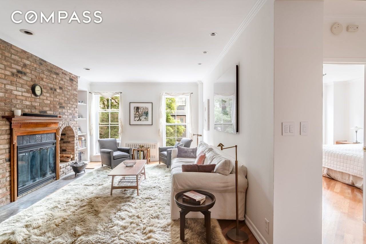 313 W 22nd St #2C - Photo 2 of 15