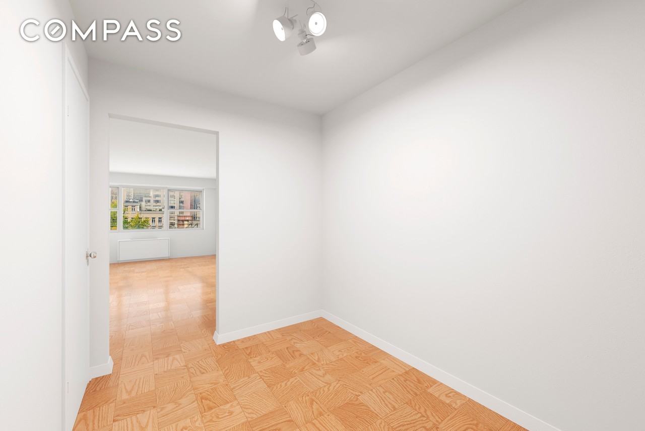 211 E 53rd St #8F - Photo 4 of 8