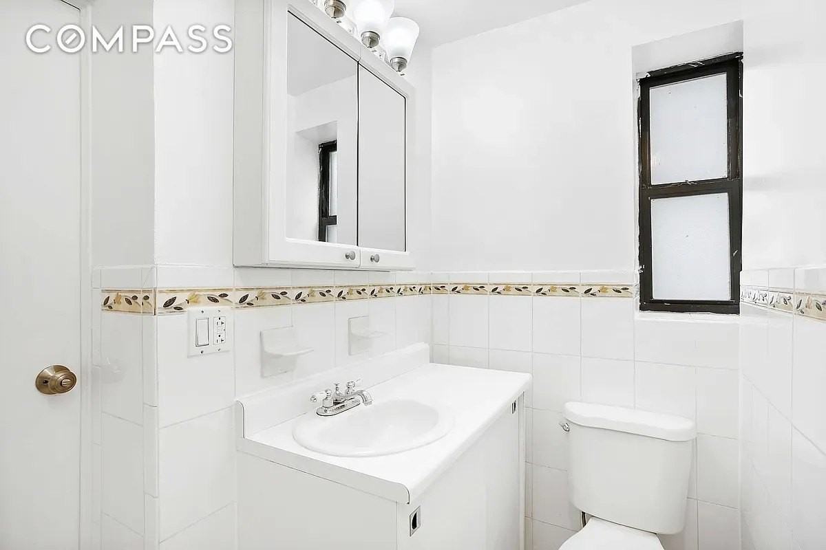 359 W 45th St #2RS - Photo 6 of 6
