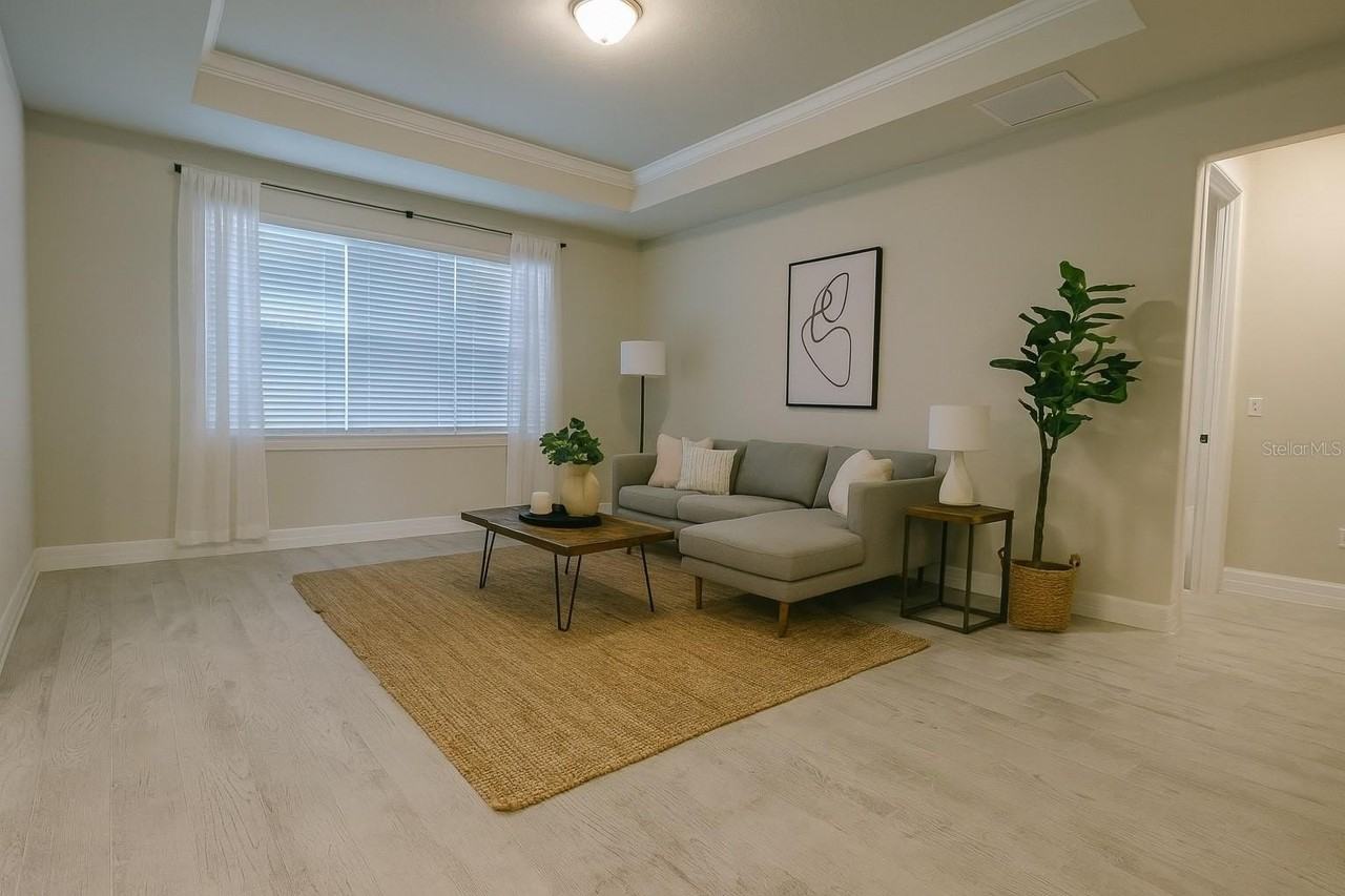 7415 Olivewood Ave - Photo 5 of 16