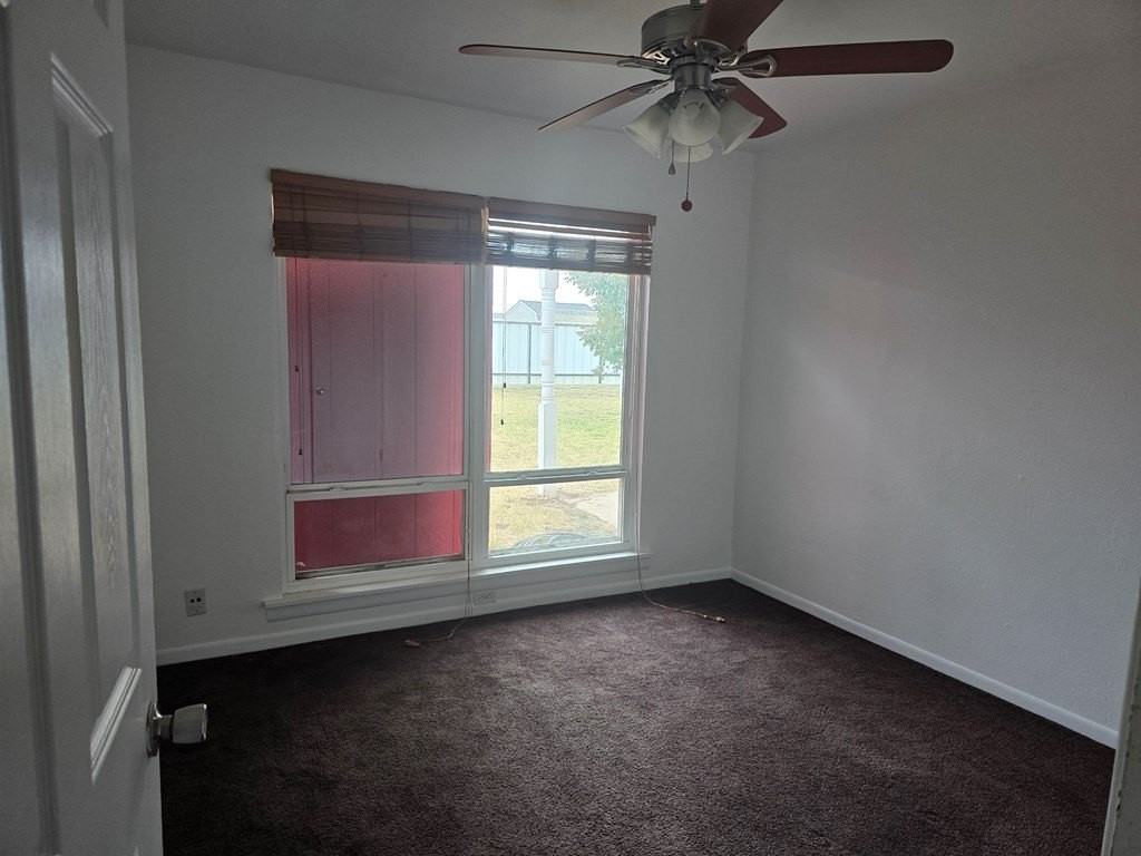 2405 Nabors Ln - Photo 4 of 10