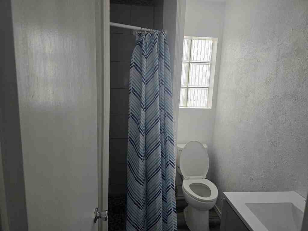 2405 Nabors Ln - Photo 5 of 10