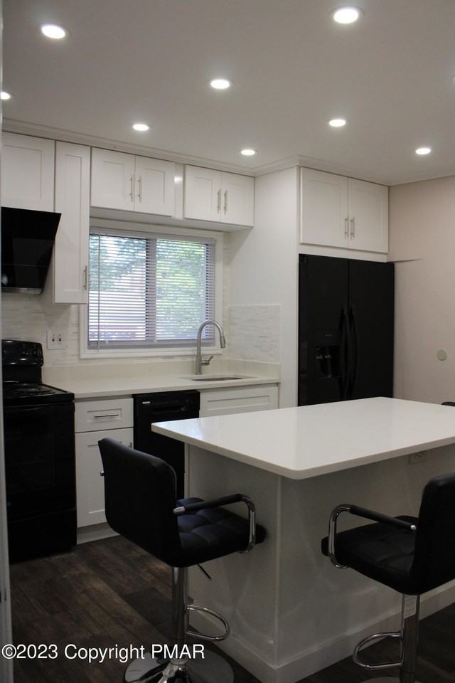 235 Drake St - Photo 2 of 23