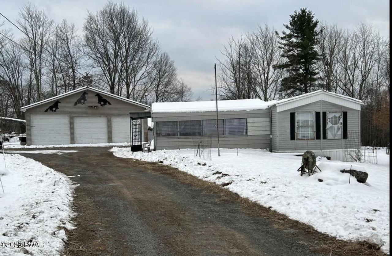 223 Daniels Rd - Photo 2 of 13