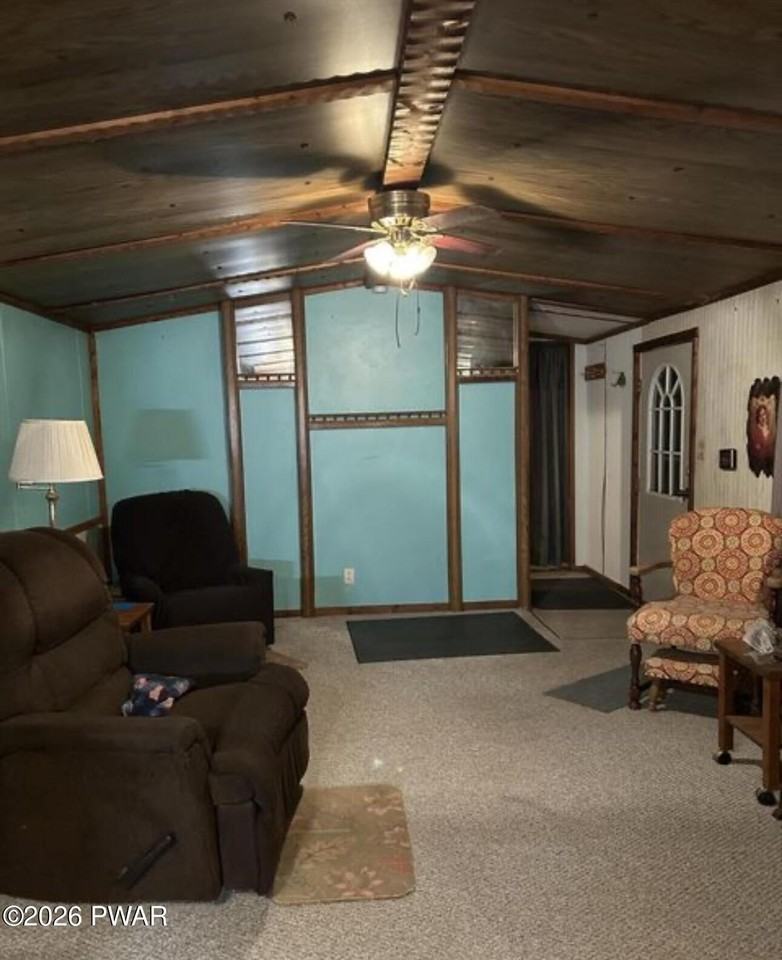 223 Daniels Rd - Photo 3 of 13