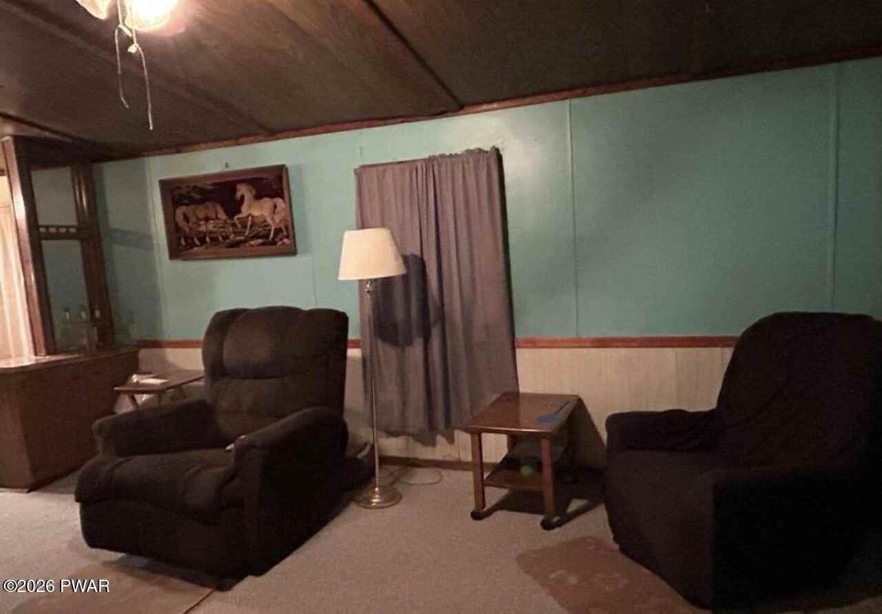 223 Daniels Rd - Photo 4 of 13