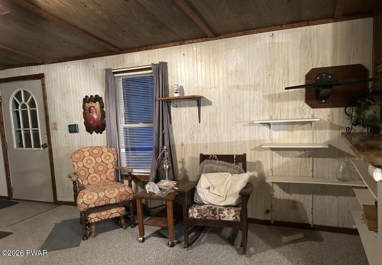 223 Daniels Rd - Photo 6 of 13