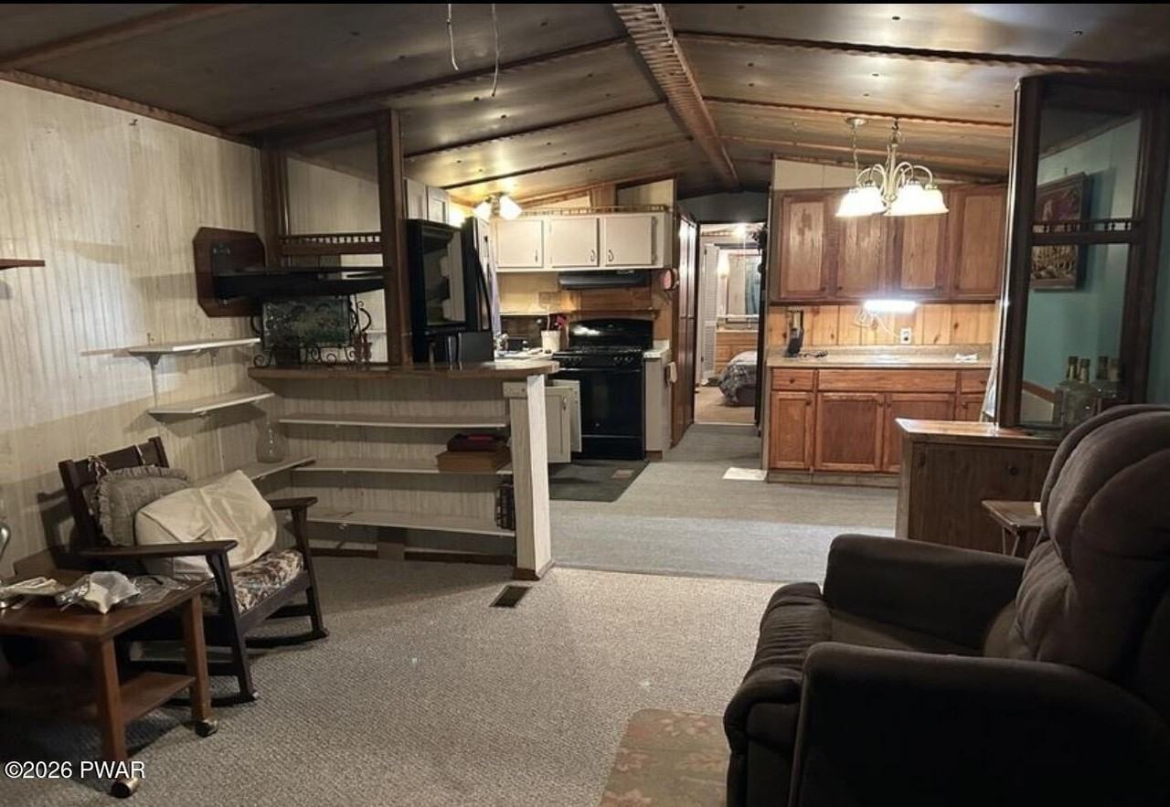 223 Daniels Rd - Photo 7 of 13