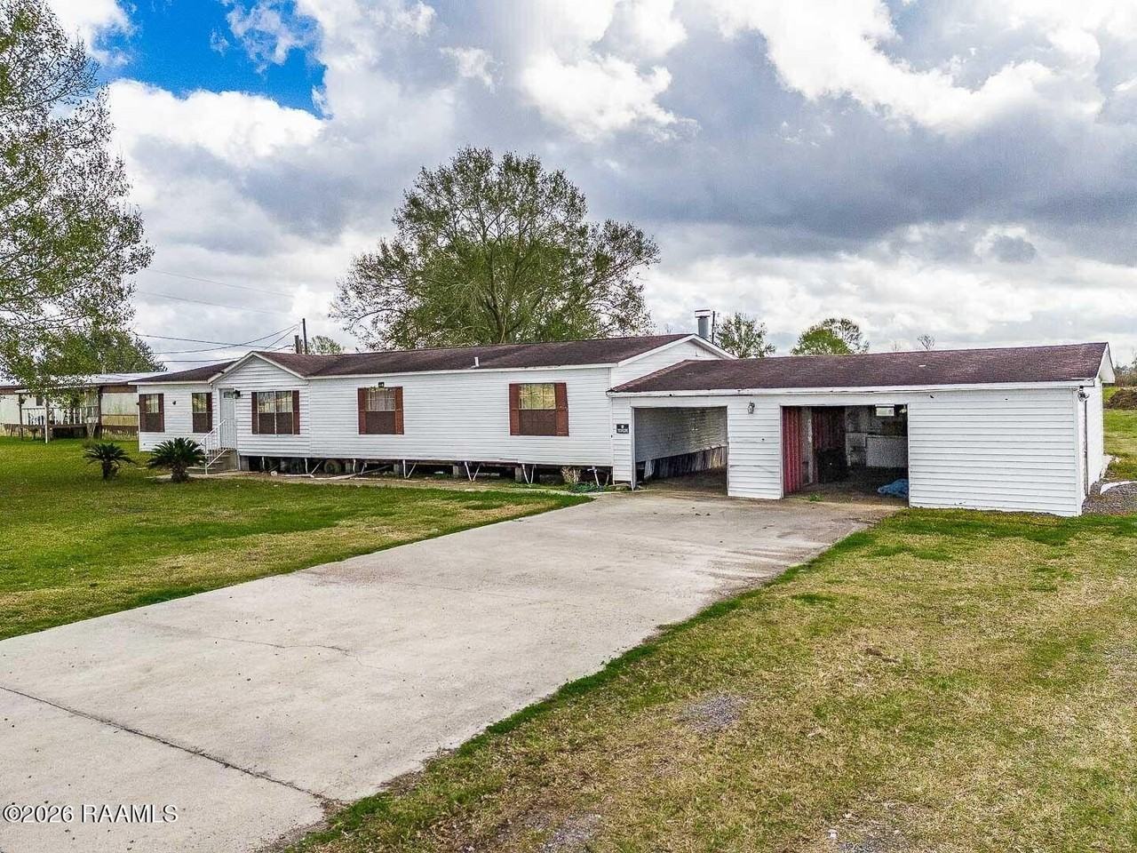 929 Gazette Rd - Photo 2 of 32