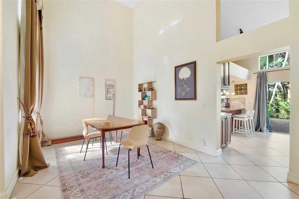 10019 Nw 5th St - Photo 7 of 14