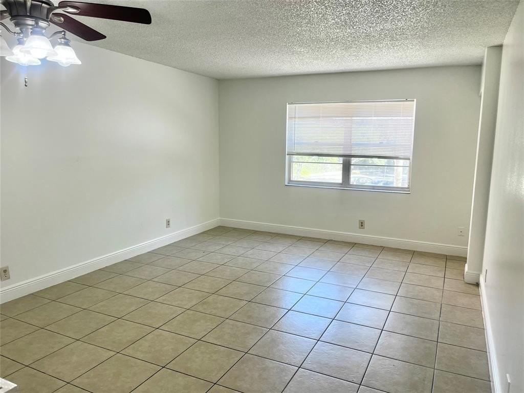 4394 Nw 9th Ave #21-2A - Photo 5 of 18