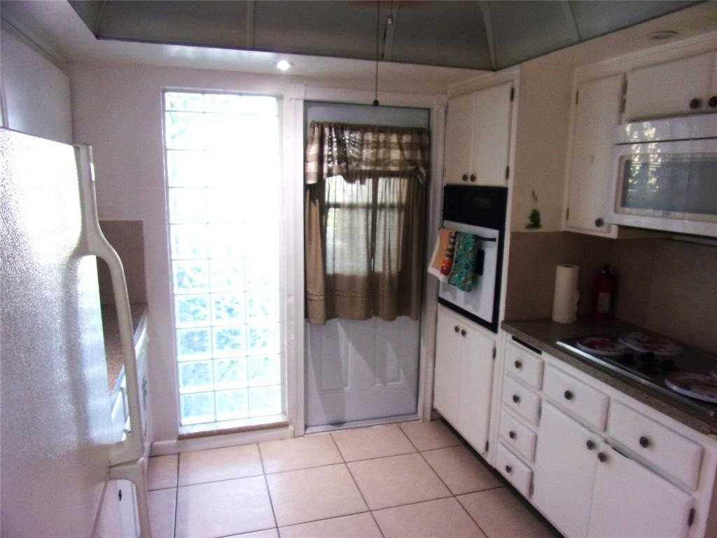 3204 Colony Club Rd #1 - Photo 6 of 12