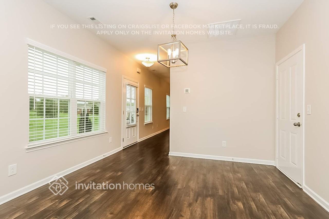 201 Kinsale Dr - Photo 5 of 18