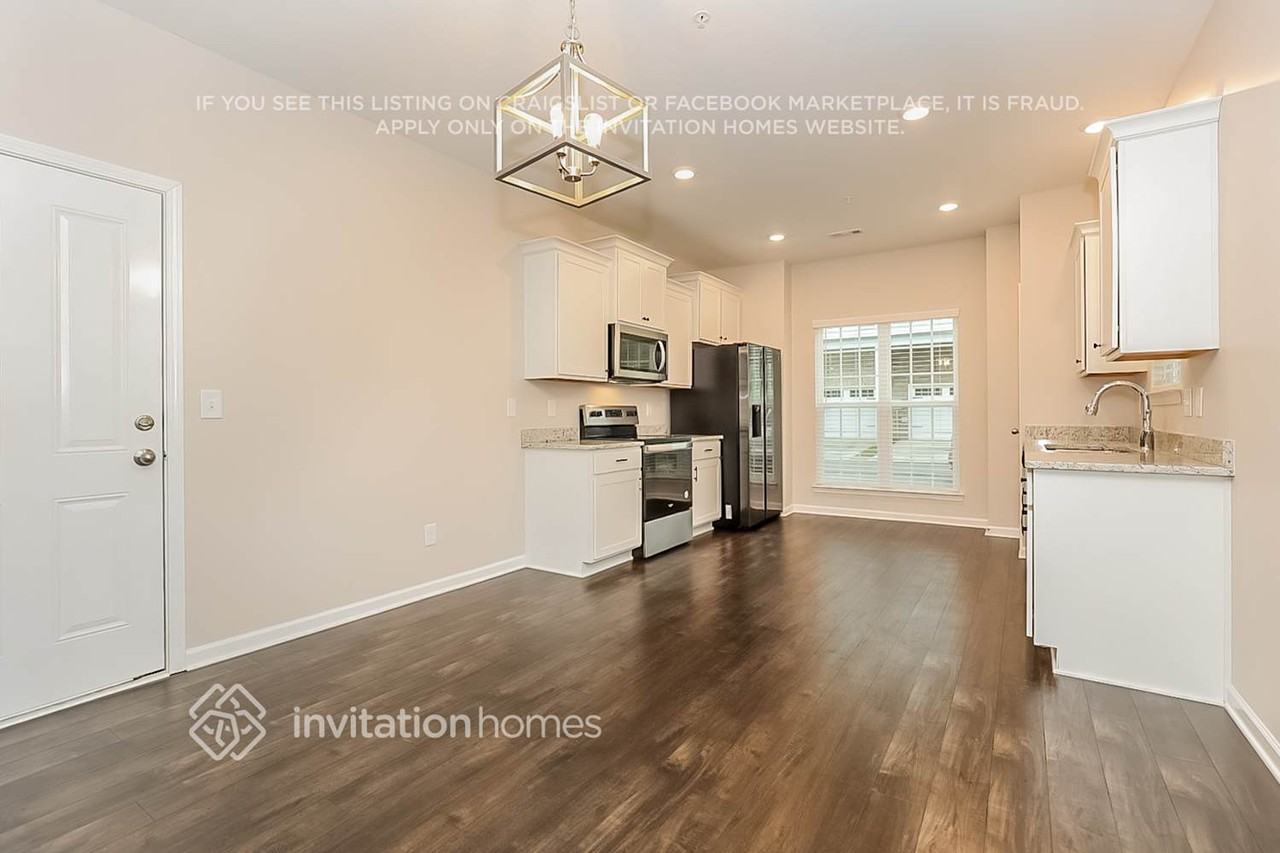 201 Kinsale Dr - Photo 7 of 18