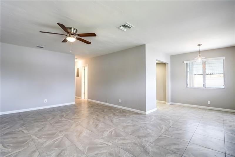 260 Ne 58th St #B - Photo 2 of 14