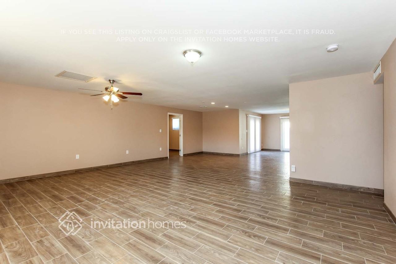 14815 N 38th St - Photo 2 of 15