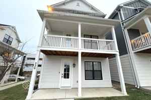 featured image of 220 Founders Ln