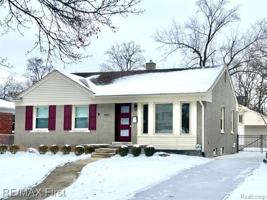 featured image of 4516 Robinwood Ave