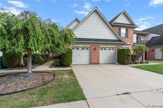 17157 Higdon Dr - Photo 3 of 33