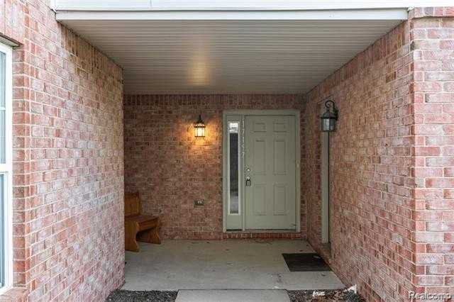 17157 Higdon Dr - Photo 6 of 33