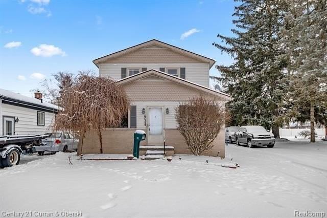 8054 Robindale Ave - Photo 3 of 37