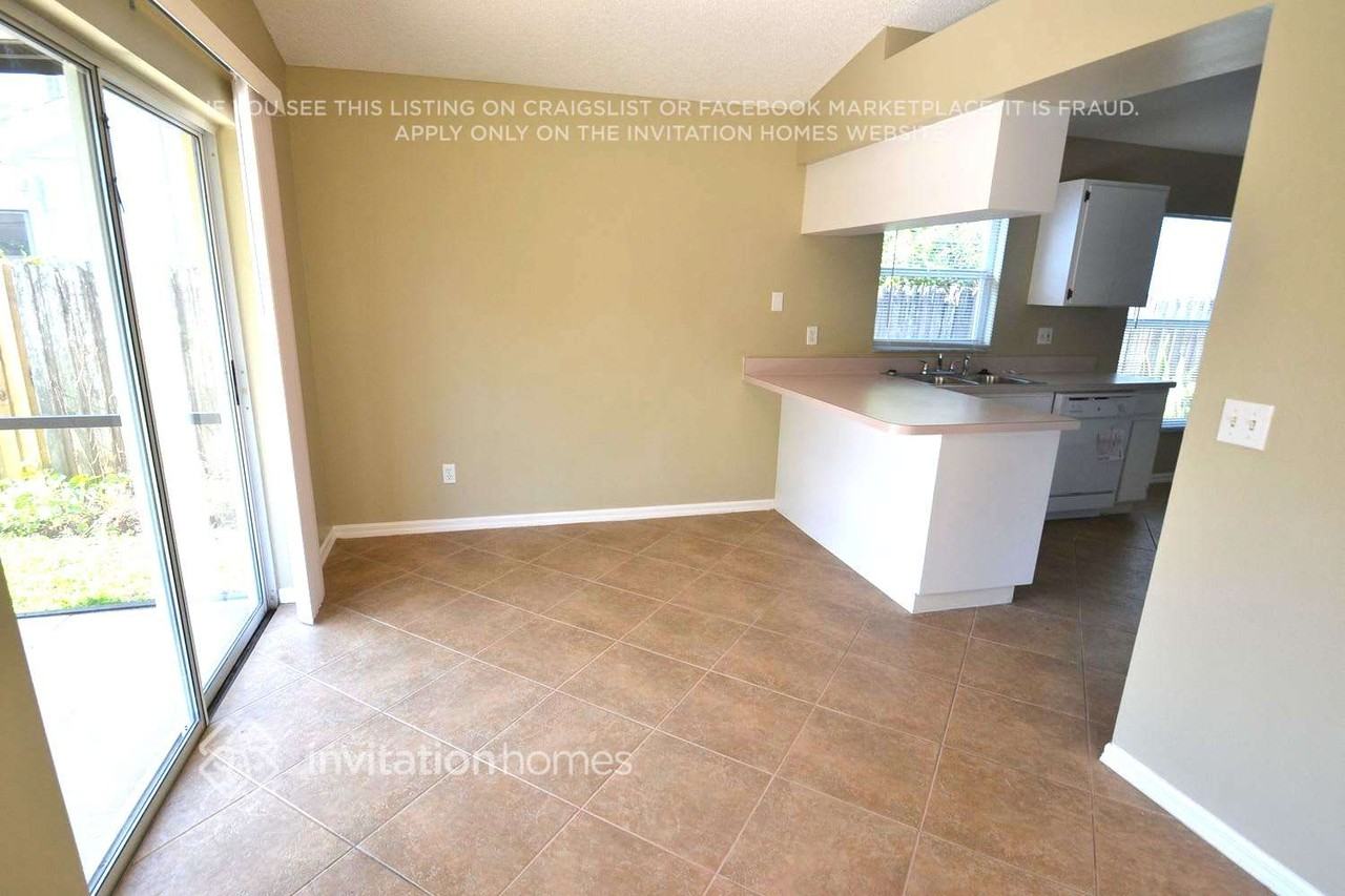 10002 Cedar Dune Dr - Photo 2 of 12