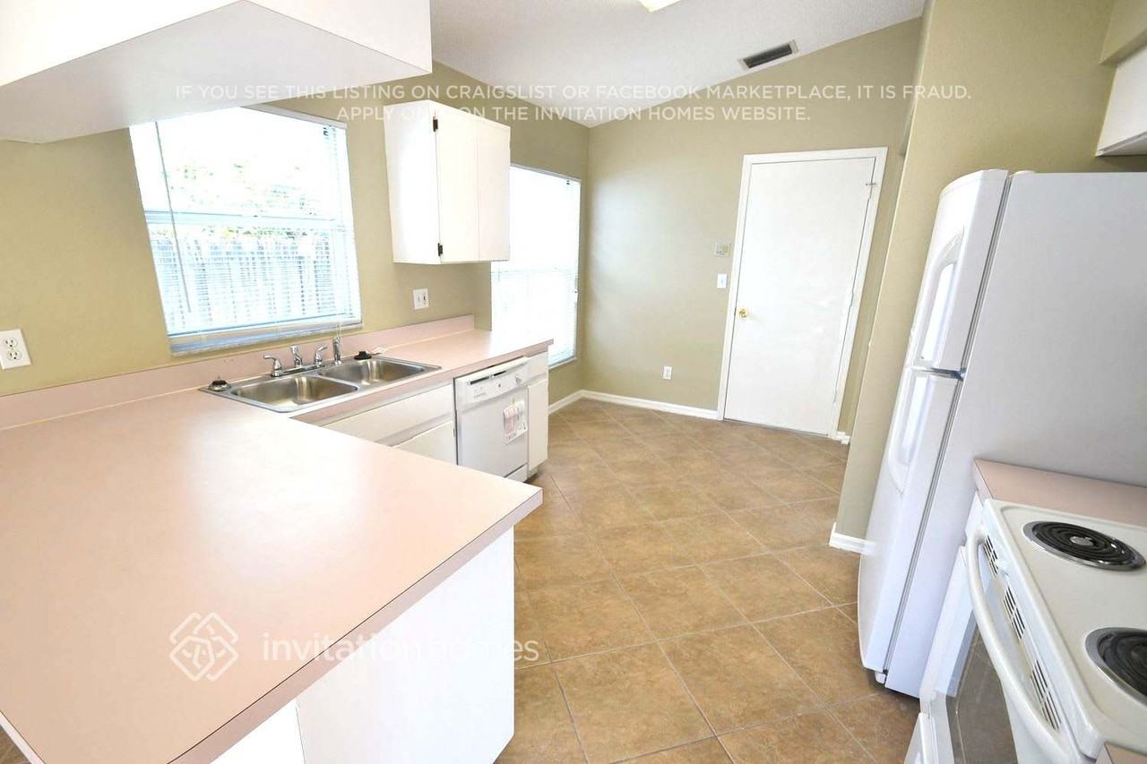 10002 Cedar Dune Dr - Photo 3 of 12