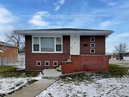 featured image of 17379 Oleander Ave