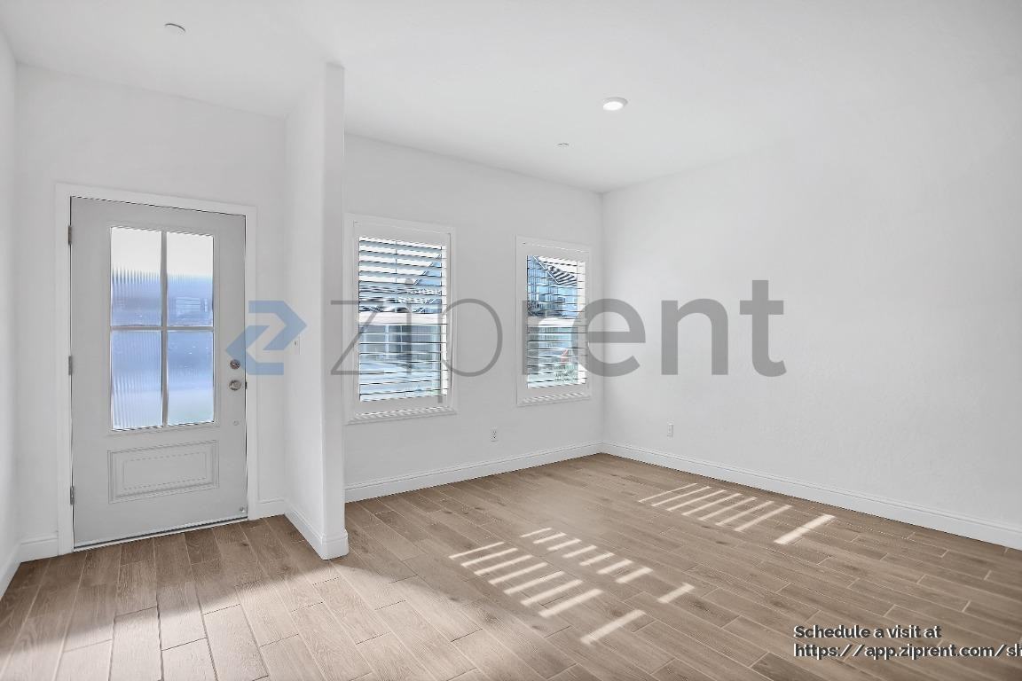 823 Blue Oak Ln W - Photo 7 of 40