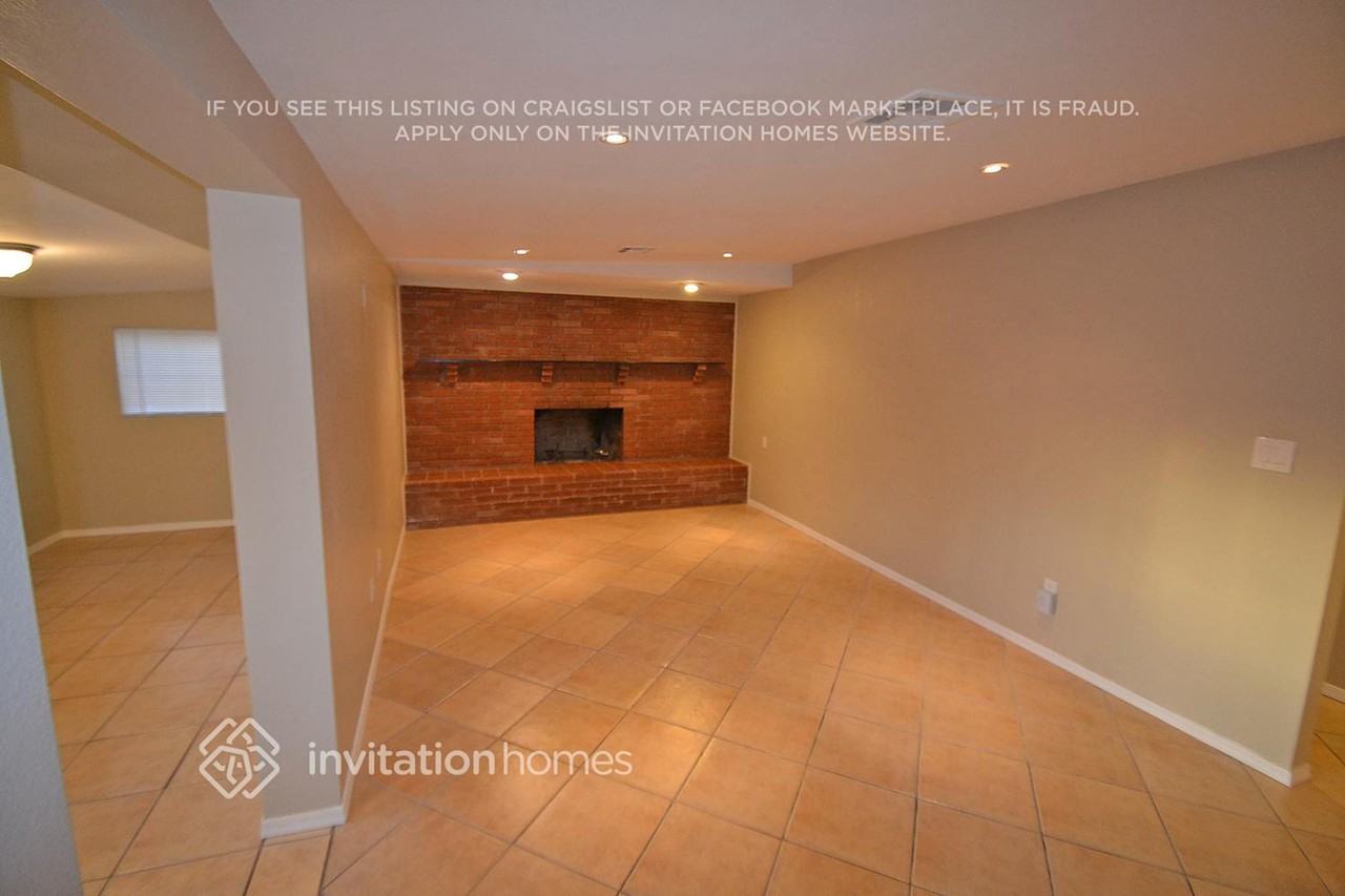 3536 N 63rd Dr - Photo 2 of 9