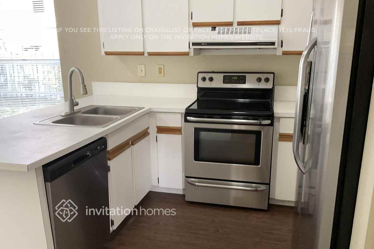 14641 N Beckley Sq - Photo 2 of 14