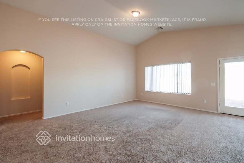 11174 W Chase Dr - Photo 3 of 27