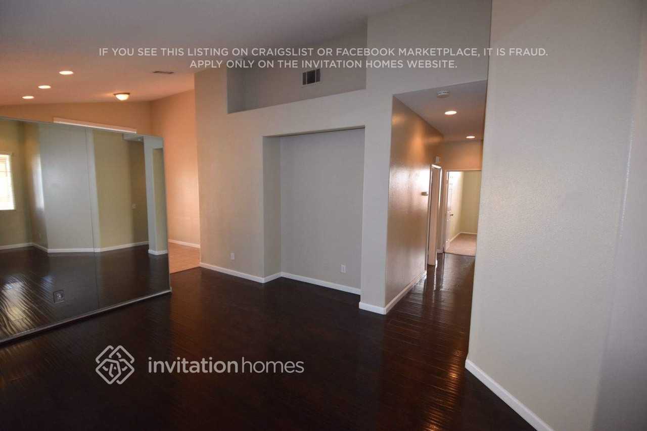 12037 Reichling Ln - Photo 3 of 13