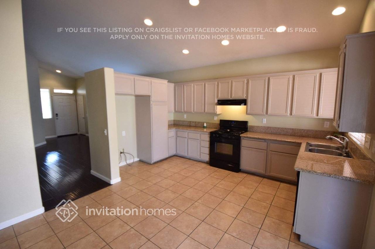 12037 Reichling Ln - Photo 4 of 13