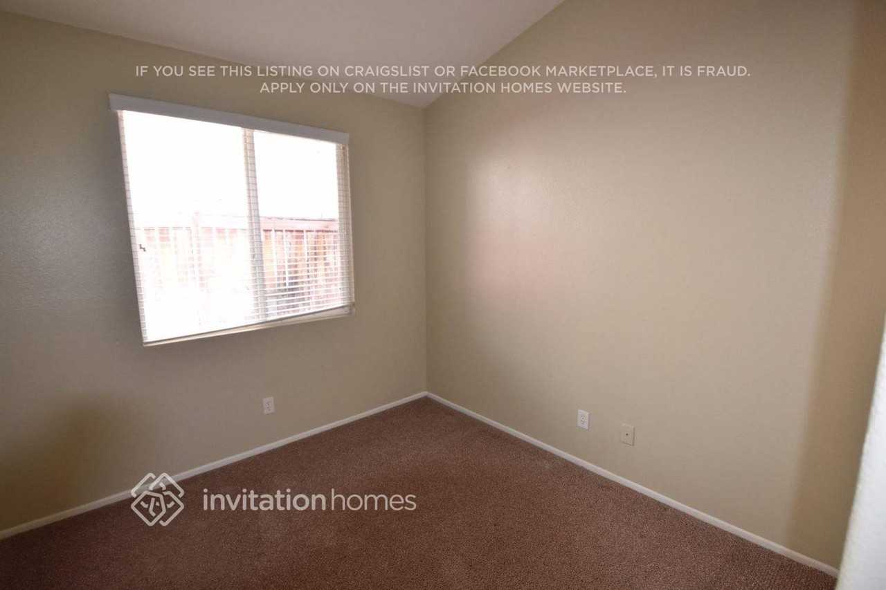 12037 Reichling Ln - Photo 6 of 13