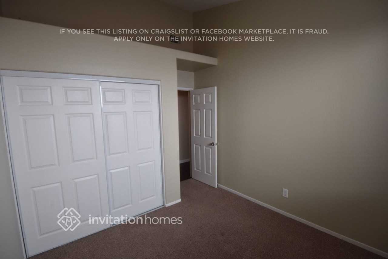 12037 Reichling Ln - Photo 7 of 13