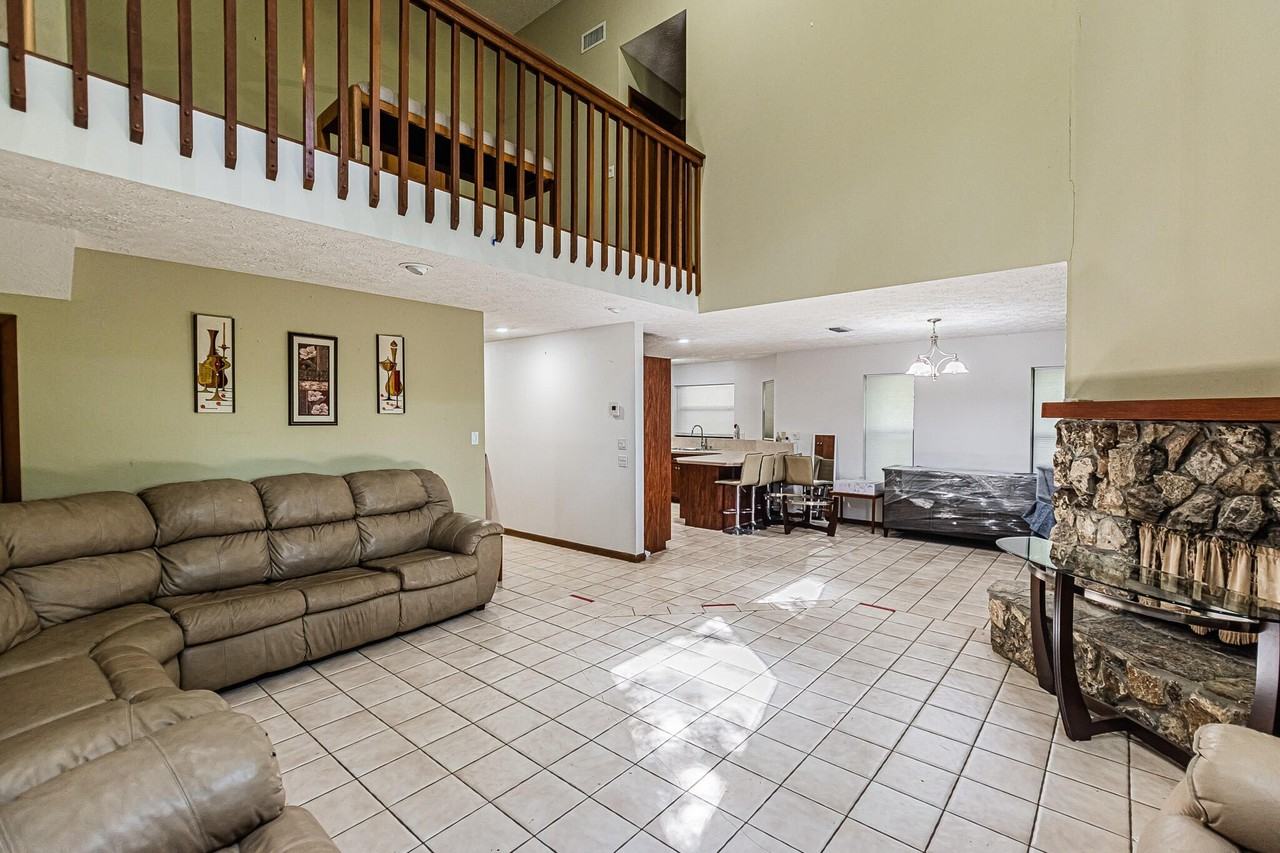 1773 Sw Import Dr - Photo 4 of 30