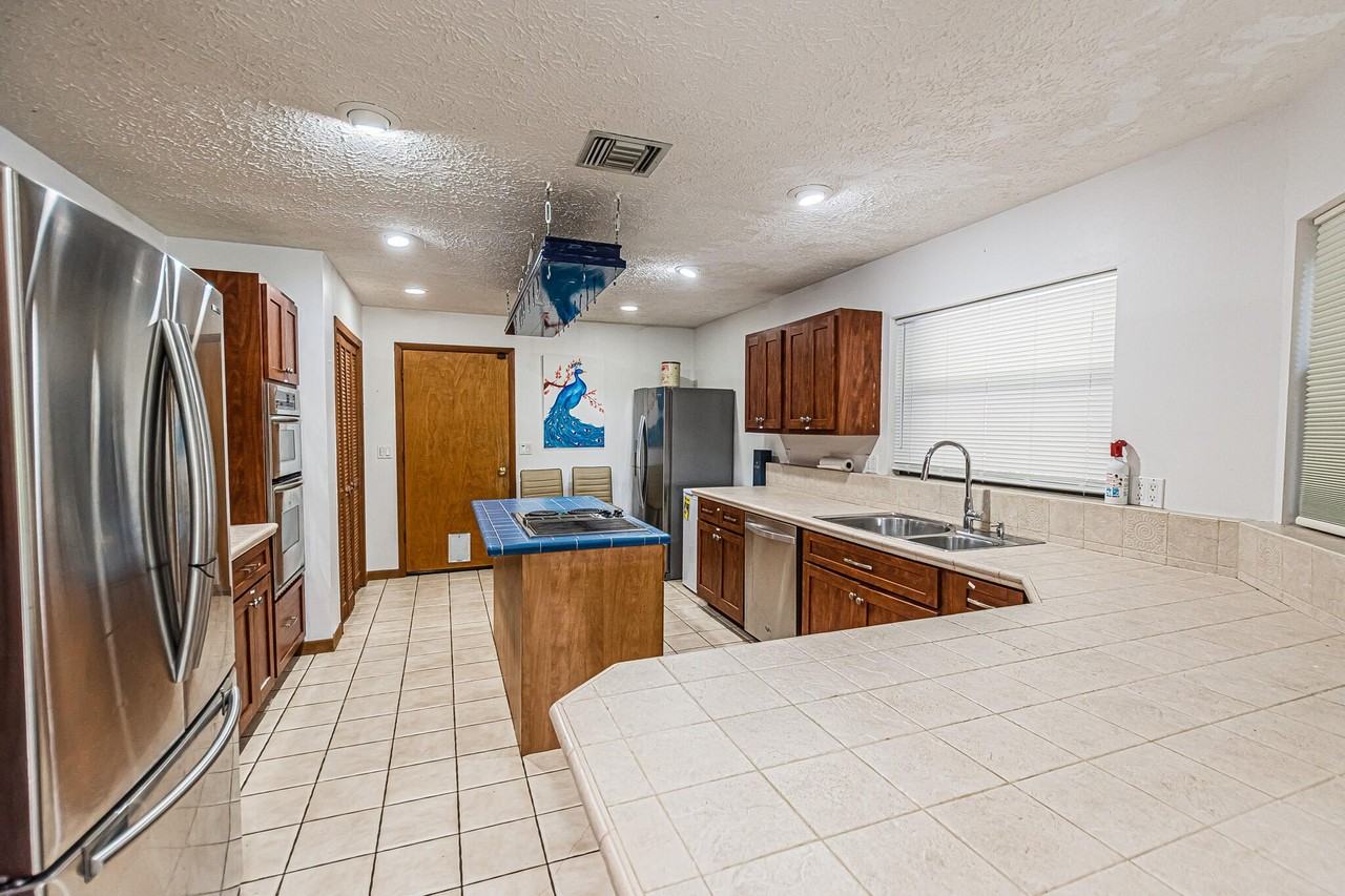 1773 Sw Import Dr - Photo 6 of 30