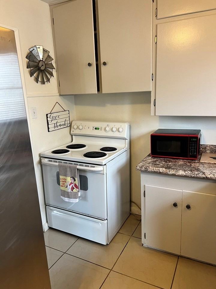 2543 Culver Ave - Photo 6 of 11