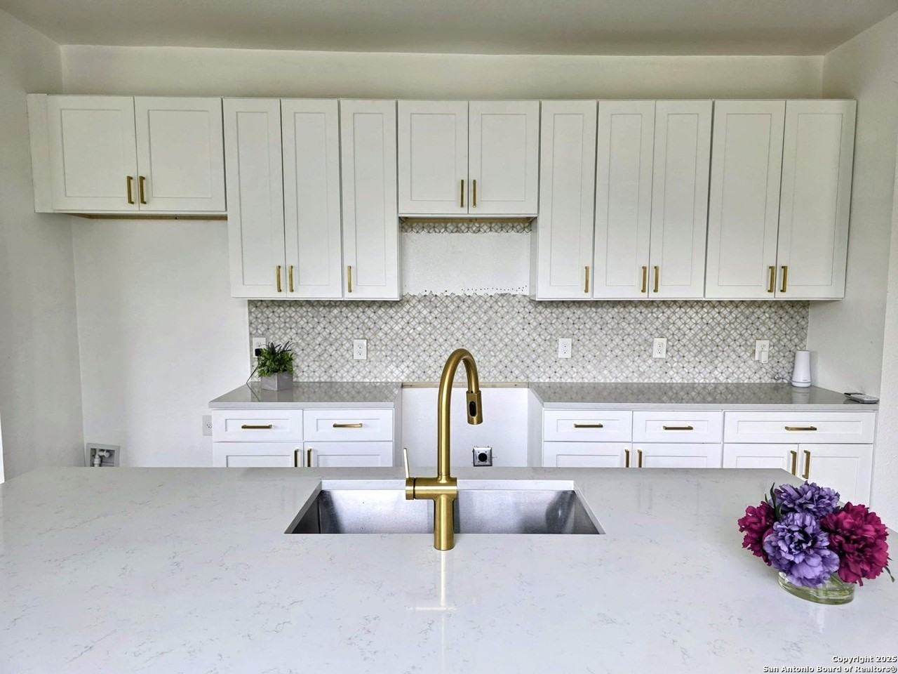 911 Florida St - Photo 6 of 20