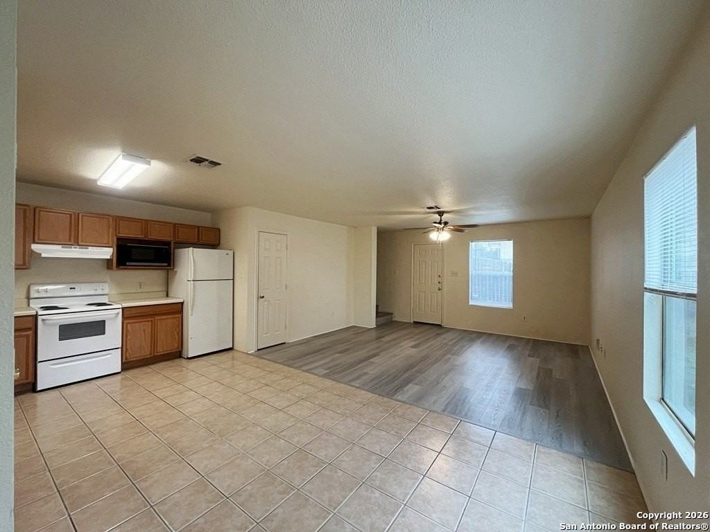 3853 Maverick Creek Rd - Photo 7 of 38