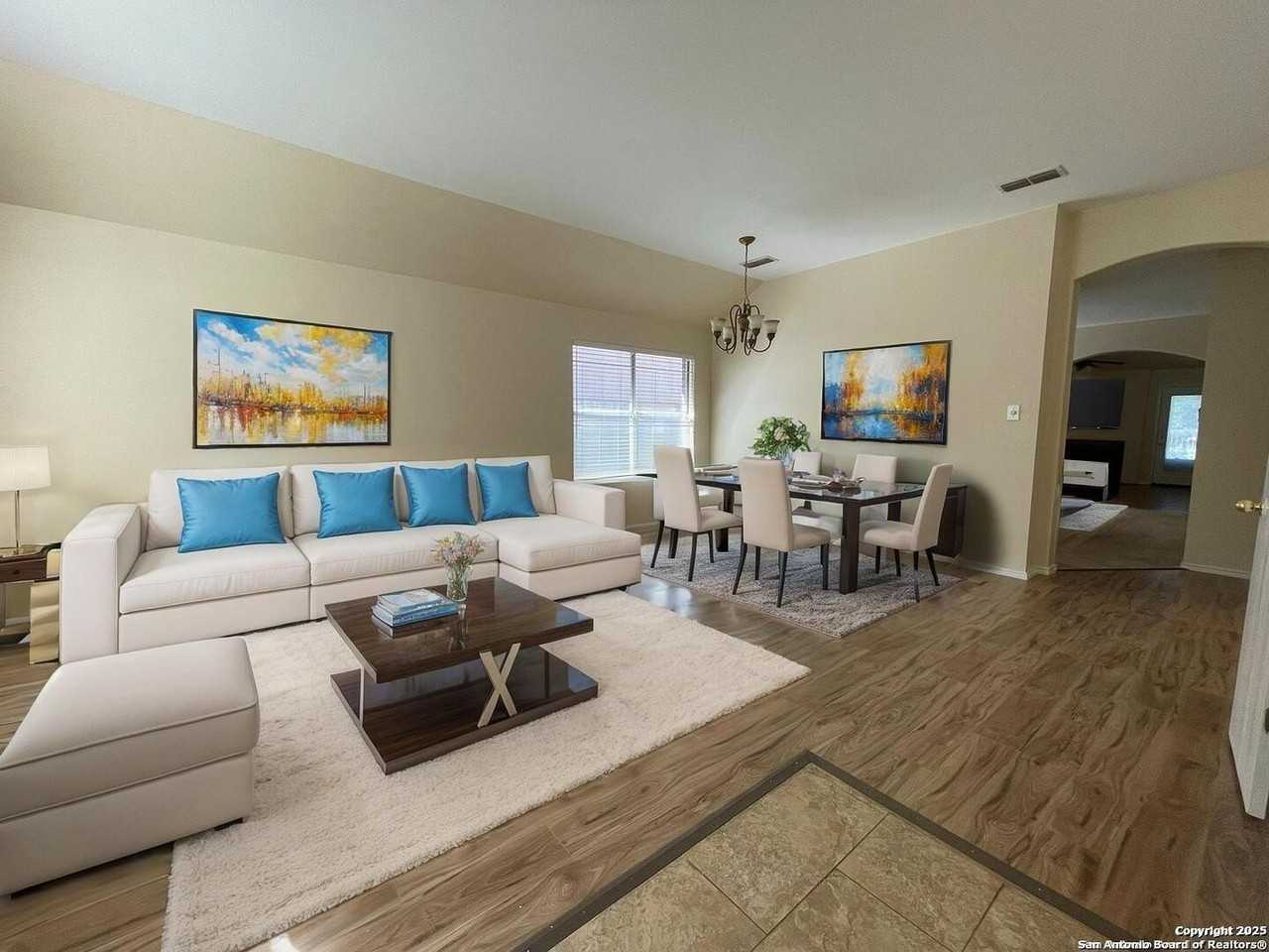 1719 Pinetum Dr - Photo 4 of 33