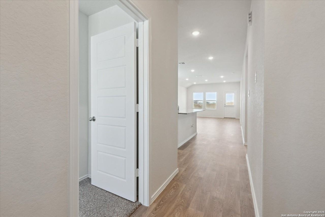 1632 Layne Loop - Photo 7 of 34