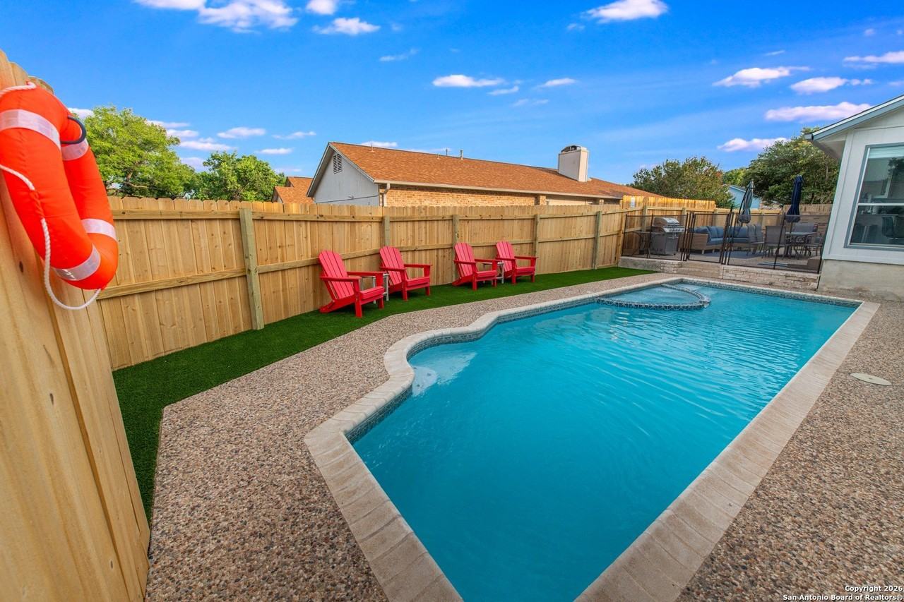 201 Sunrise Canyon Dr - Photo 2 of 22