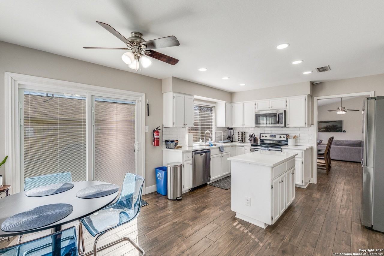 201 Sunrise Canyon Dr - Photo 7 of 22