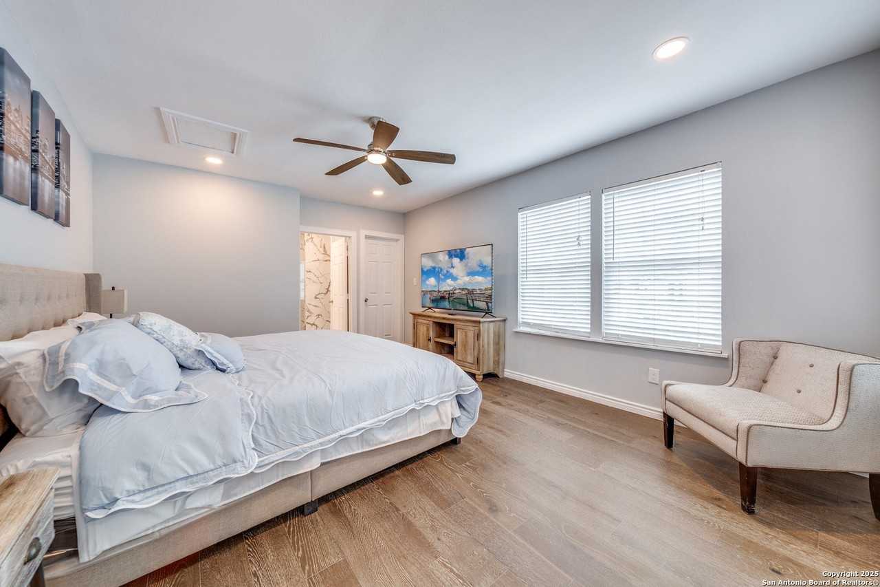 811 W Kings Hwy - Photo 6 of 41