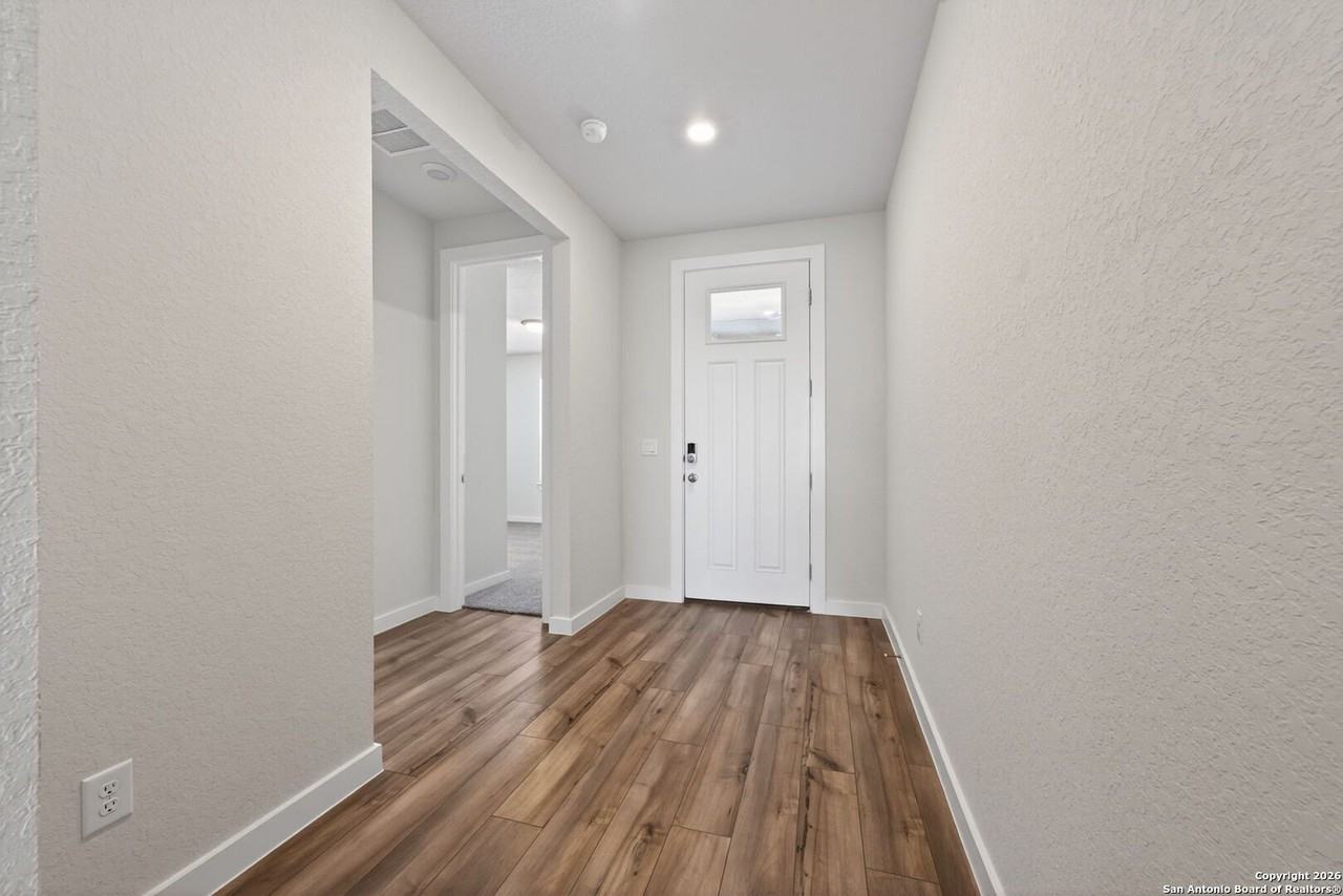 1518 Passmore Downs - Photo 5 of 30