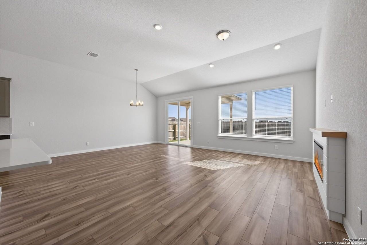 1518 Passmore Downs - Photo 6 of 30