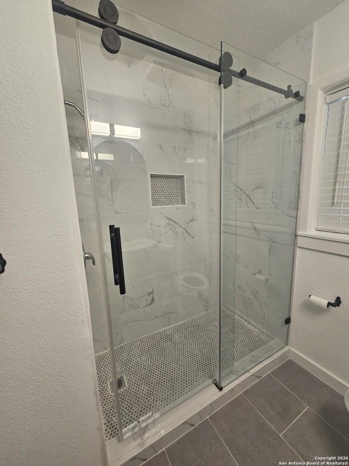 210 Sunnycrest Dr - Photo 7 of 18