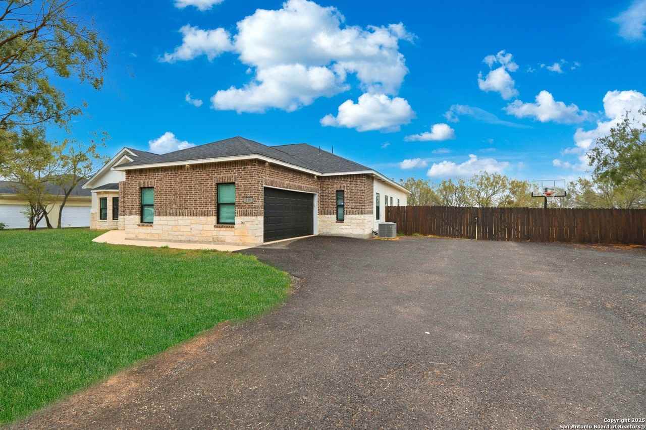 128 Hidden Ranch Ct - Photo 3 of 38